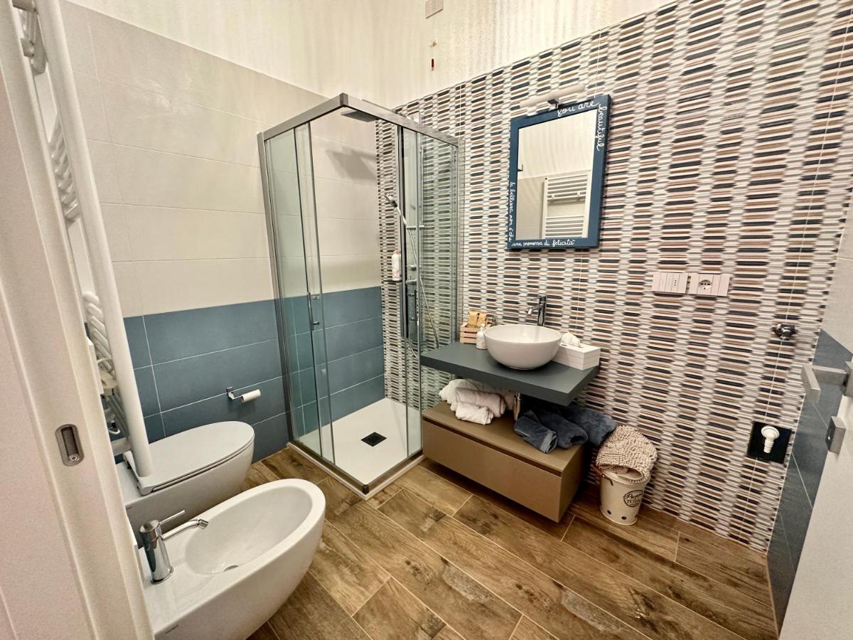 Bed Art Relaxing Suite - Appartamento Con Sauna Happiness Suite Gallery Сан-Бенедетто-дель-Тронто Экстерьер фото
