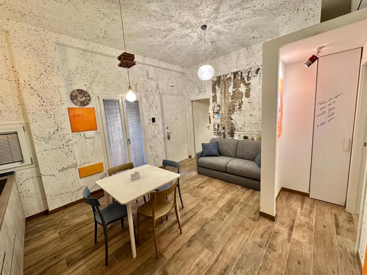 Bed Art Relaxing Suite - Appartamento Con Sauna Happiness Suite Gallery Сан-Бенедетто-дель-Тронто Экстерьер фото
