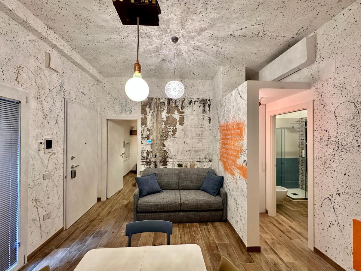 Bed Art Relaxing Suite - Appartamento Con Sauna Happiness Suite Gallery Сан-Бенедетто-дель-Тронто Экстерьер фото